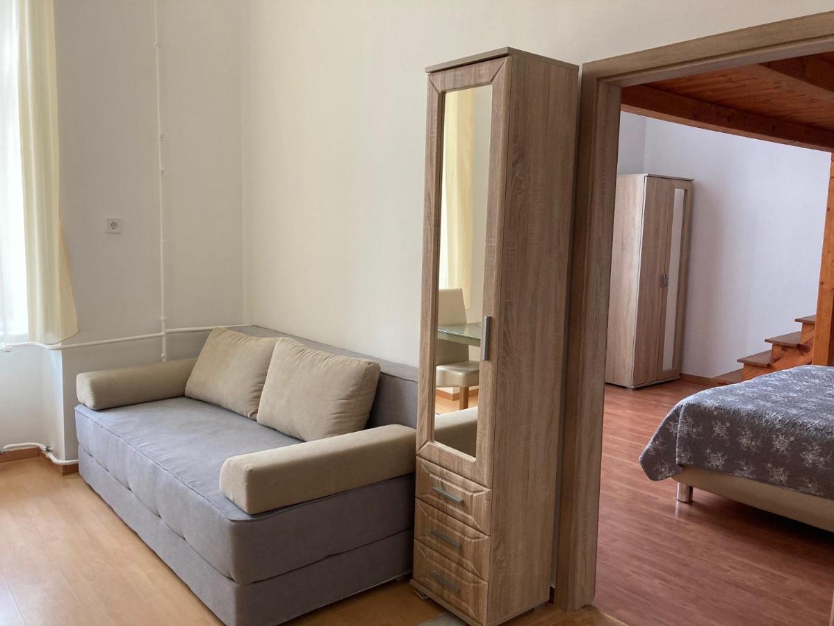 Szechenyi Apartman 埃格尔 外观 照片