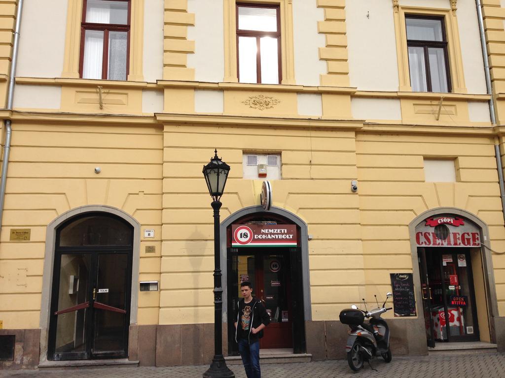Szechenyi Apartman 埃格尔 外观 照片